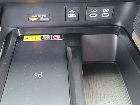 New 2026 Toyota Camry Hybrid FWD image 13