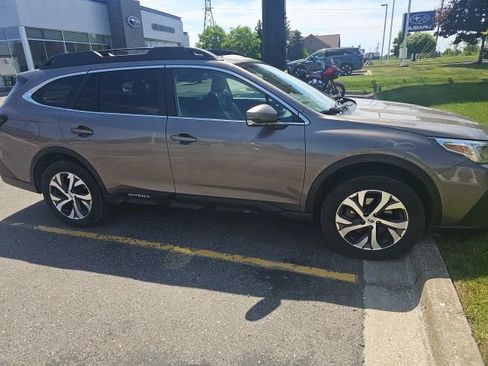 Used 2022 Subaru Outback Limited AWD/4WD image 1