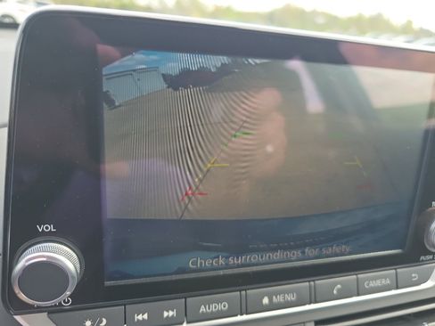 Used 2025 Nissan Altima 2.5 SV image 23