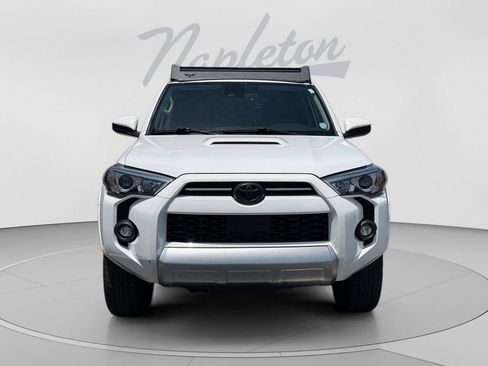 Used 2022 Toyota 4Runner TRD Off-Road AWD/4WD image 2