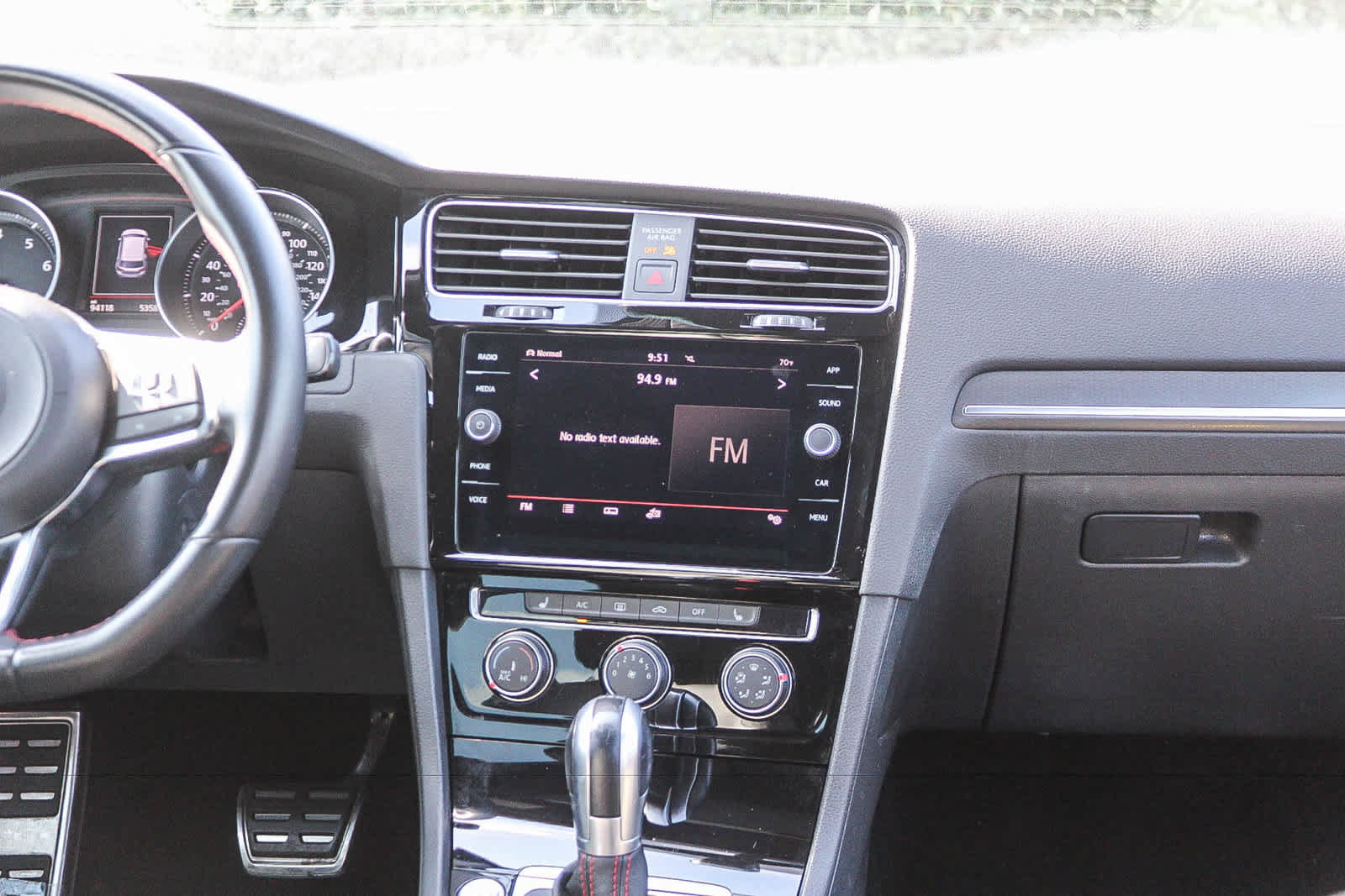 Used 2019 Volkswagen GTI SE FWD image 17