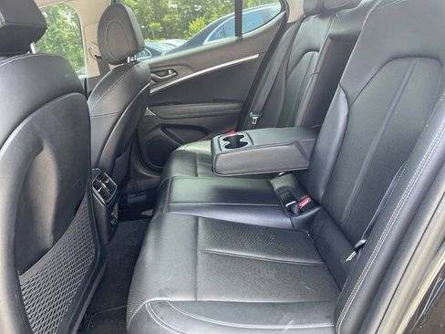 Used 2019 Genesis G70 2.0T Advanced RWD image 17