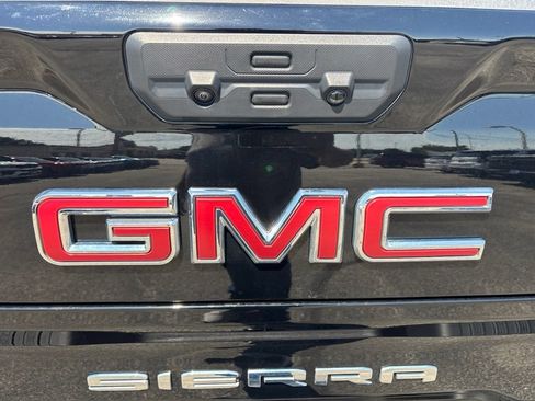 Used 2024 GMC Sierra 1500 AT4 w/ Technology Package AWD/4WD image 16