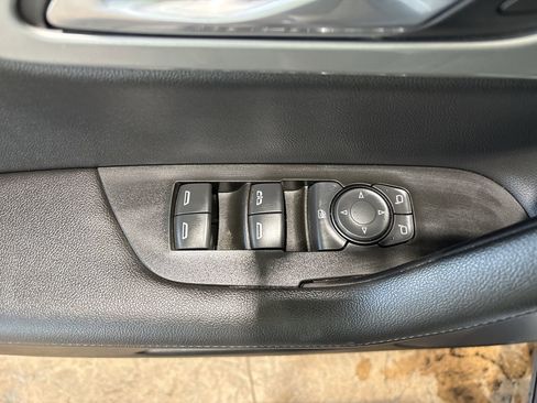 Used 2020 Chevrolet Blazer LT image 13