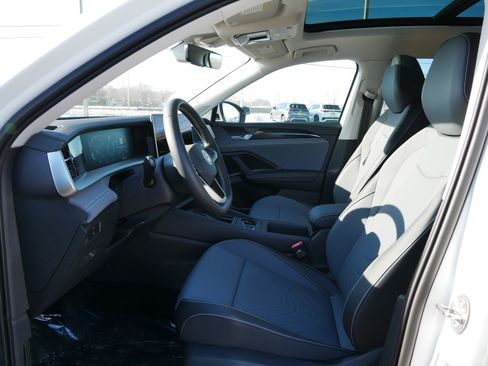 New 2026 Volkswagen Tiguan SE image 5