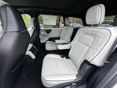 New 2026 Lincoln Aviator Black Label w/ Dynamic Handling Package AWD/4WD image 19