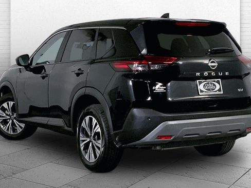 Used 2023 Nissan Rogue SV image 11