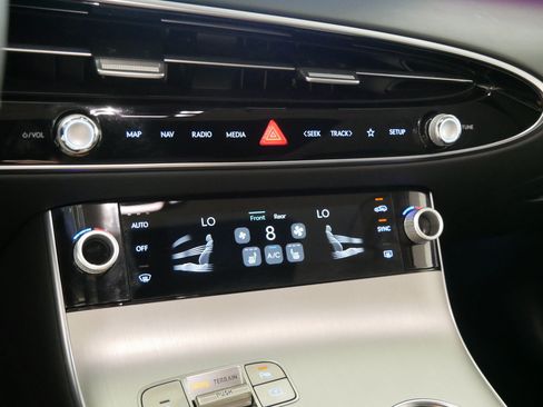 Certified 2026 Genesis GV70 2.5T Select AWD/4WD image 23