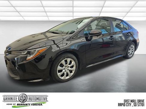Used 2025 Toyota Corolla LE FWD image 1