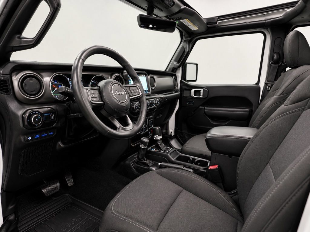 Used 2023 Jeep Wrangler Unlimited w/ Sun & Screen Package AWD/4WD image 20