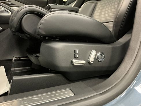 Used 2026 Lincoln Nautilus Reserve AWD/4WD image 22