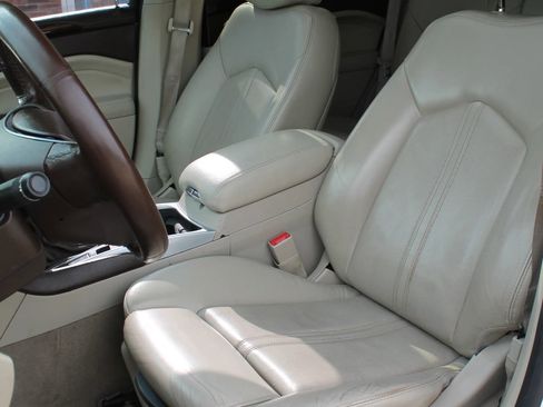 Used 2016 Cadillac SRX Luxury AWD/4WD image 14