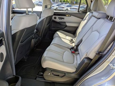 Certified 2025 Honda Pilot Touring image 33