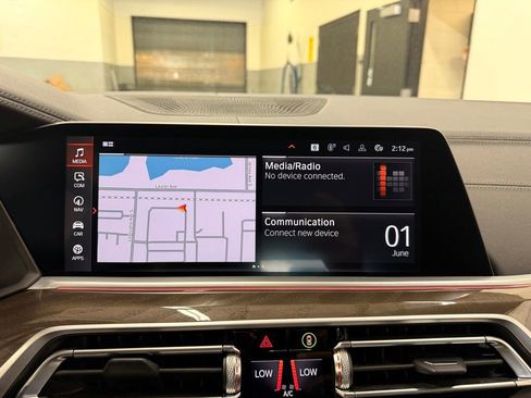 Used 2022 BMW X5 xDrive40i w/ Premium Package AWD/4WD image 16