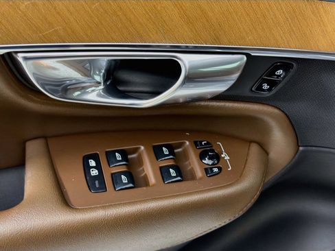 Certified 2023 Volvo XC90 B6 Core w/ Protection Package Premier AWD/4WD image 19