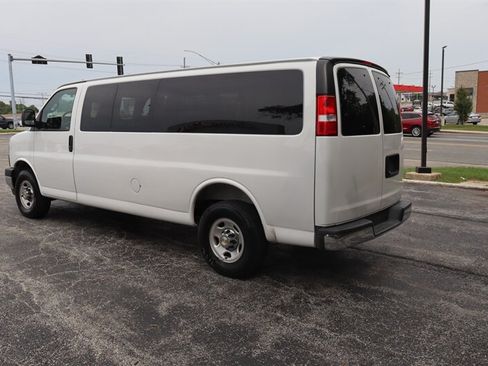 Used 2025 Chevrolet Express 3500 LT w/ LT Preferred Equipment Group RWD image 5