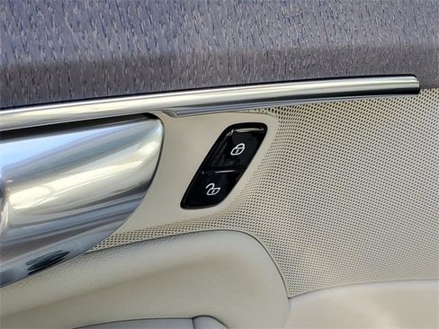 New 2026 Volvo XC90 T8 Ultra w/ Protection Package Premier image 12