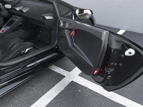 Used 2022 Lamborghini Huracan STO image 52