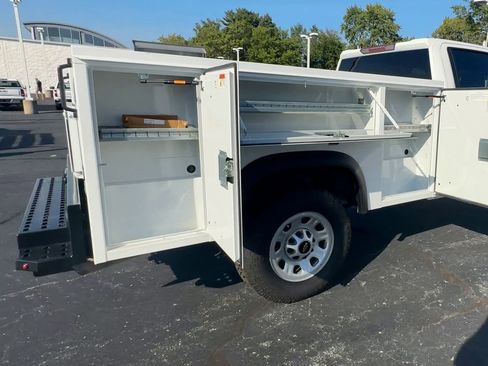 Used 2022 Chevrolet Silverado 3500 W/T w/ WT Convenience Package image 8
