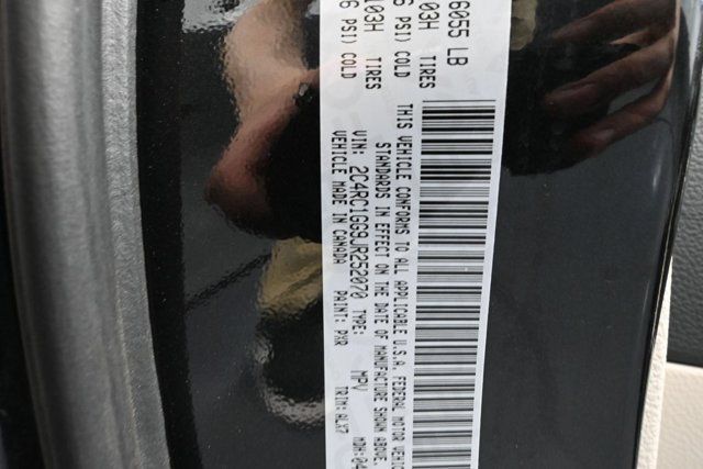 Used 2018 Chrysler Pacifica Limited FWD image 48