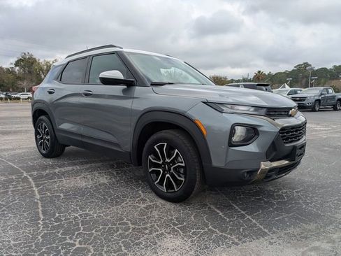 Used 2021 Chevrolet TrailBlazer ACTIV w/ Convenience Package image 2
