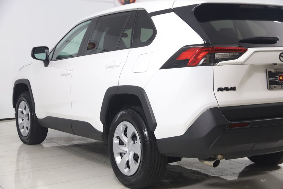 Used 2025 Toyota RAV4 LE AWD/4WD image 20