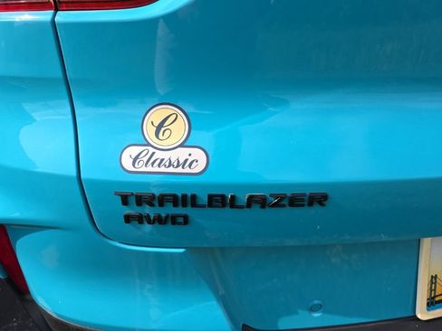 Used 2021 Chevrolet TrailBlazer RS w/ Sun and Liftgate Package AWD/4WD image 8