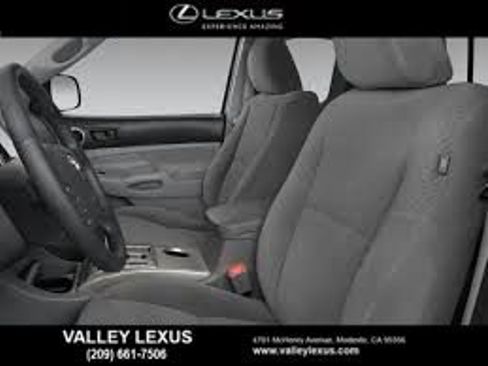 Used 2010 Toyota Tacoma 2WD Regular Cab image 7