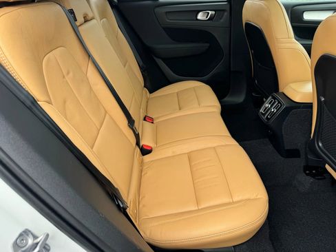 Used 2020 Volvo XC40 T5 Momentum w/ Protection Package Premier AWD/4WD image 26