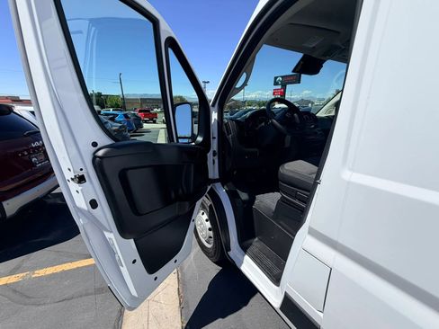 Used 2023 RAM ProMaster 2500 FWD image 7
