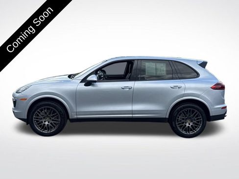Used 2017 Porsche Cayenne Platinum Edition AWD/4WD image 4