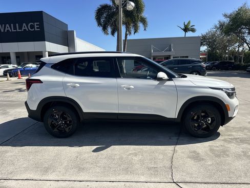 New 2026 Kia Seltos EX image 5