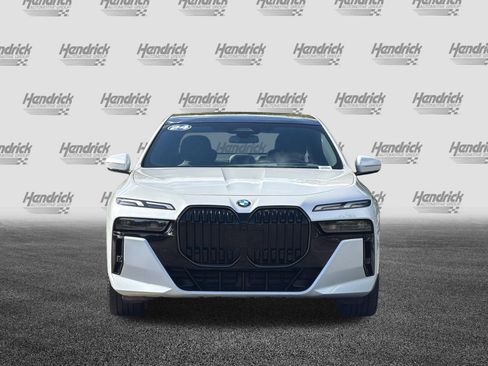 Used 2024 BMW 740i w/ Premium Package 2 RWD image 10