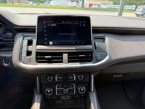 Used 2023 Chevrolet Suburban LT w/ Luxury Package AWD/4WD image 8
