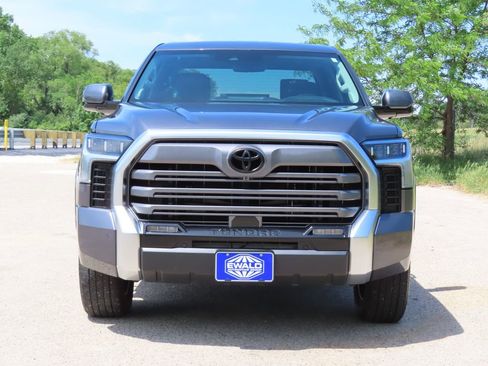 Used 2024 Toyota Tundra Limited AWD/4WD image 19