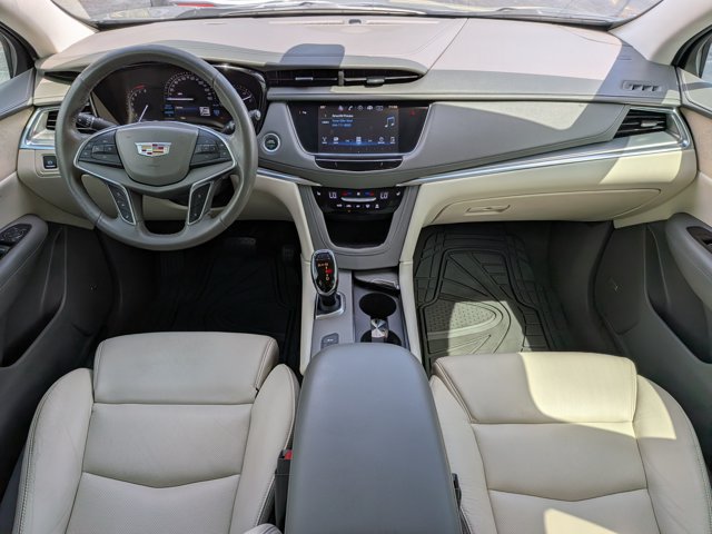 Certified 2017 Cadillac XT5 Luxury w/ Driver Awareness Package AWD/4WD image 11