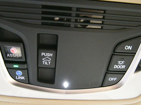 Used 2024 Acura TLX w/ Technology Package image 18