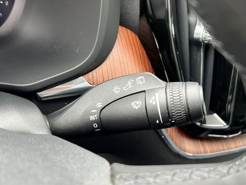 Certified 2023 Volvo XC60 B5 Plus w/ Climate Package image 34