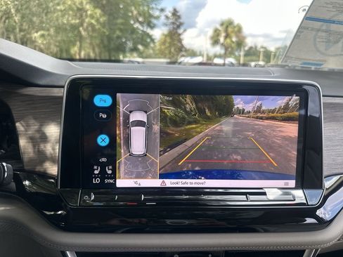 New 2026 Volkswagen Atlas SEL Premium R-Line image 17