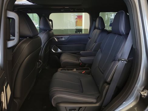 New 2026 INFINITI QX80 4WD image 17
