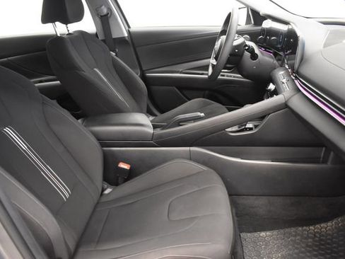 Used 2024 Hyundai Elantra SEL FWD image 19