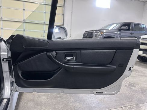 Used 2001 BMW Z3 3.0i RWD image 30