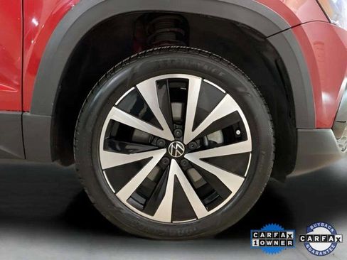 Used 2024 Volkswagen Taos SE image 31
