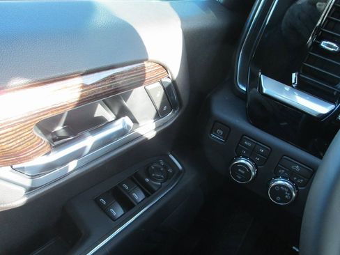 New 2026 GMC Sierra 1500 SLE w/ X31 Off-Road Package image 14