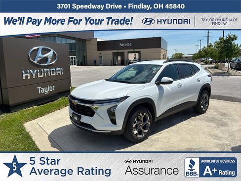Used 2025 Chevrolet Trax LT w/ LT Convenience Package FWD image 1
