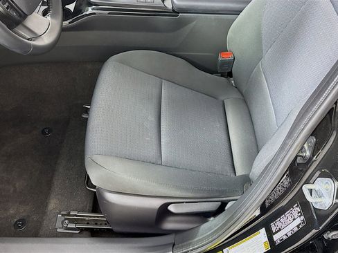 Used 2025 Toyota Prius LE FWD image 13