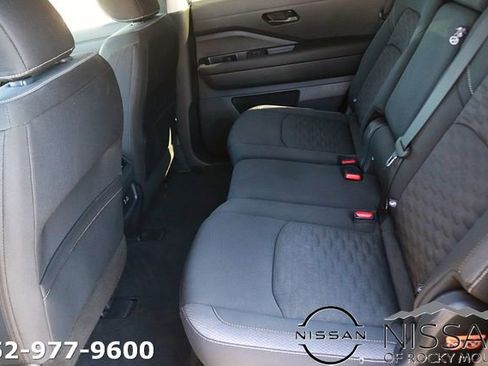 Used 2025 Nissan Pathfinder SV image 13