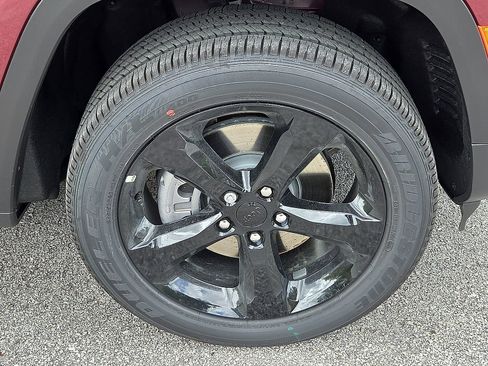 New 2025 Jeep Grand Cherokee L Altitude AWD/4WD image 7