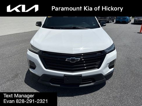 Used 2023 Chevrolet Traverse LT AWD/4WD image 2