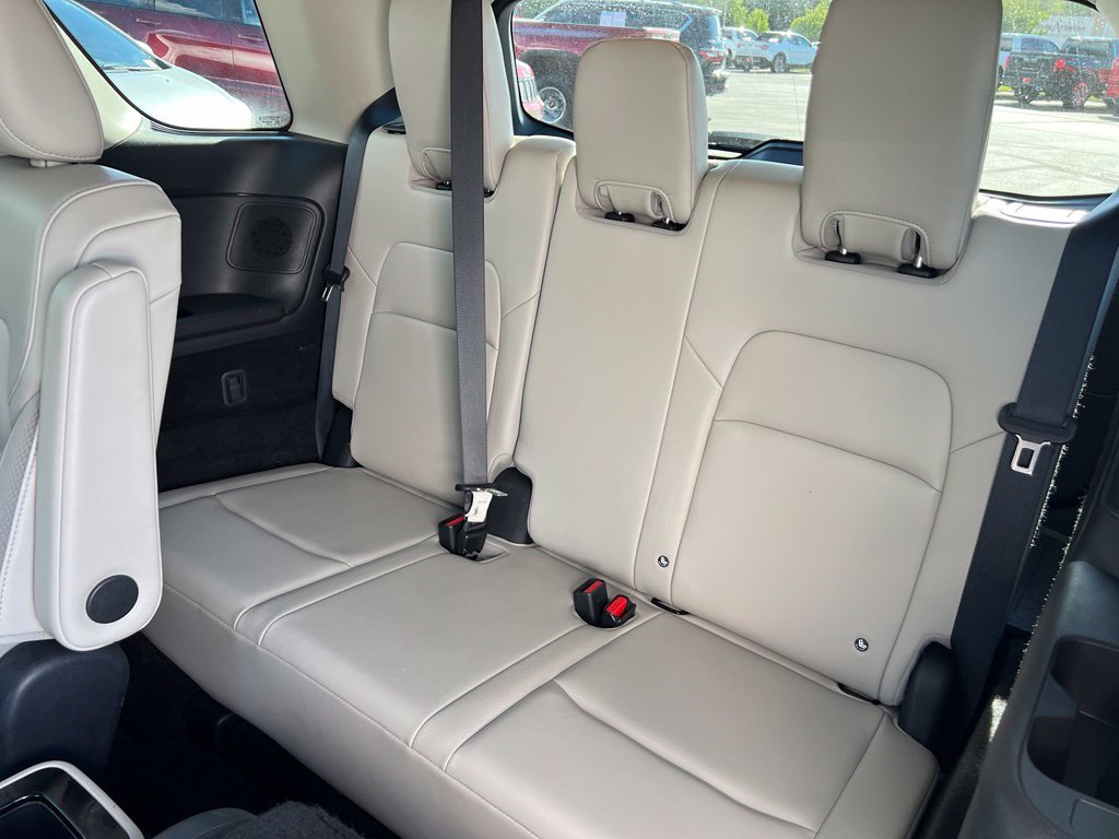 Used 2023 Nissan Pathfinder SL w/ SL Premium Package FWD image 25